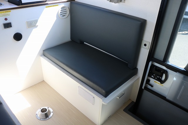 キャンピングカー 軽キャンパー NT100ｸﾘｯﾊﾟｰ ﾏｯｸﾚｰ ﾃﾞｨｱﾗJr. 4WD