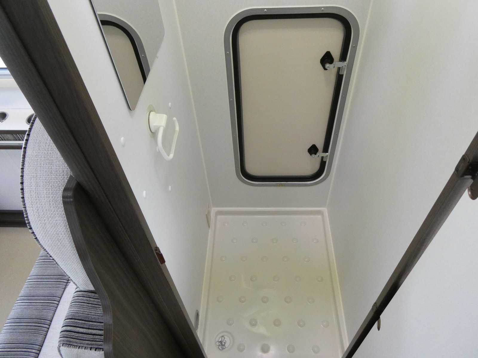 キャンピングカー キャブコン ﾅｯﾂRV　ｸﾚｱ5.3X　ｴﾎﾞﾘｭｰｼｮﾝ　家AC　ﾚｶﾛ