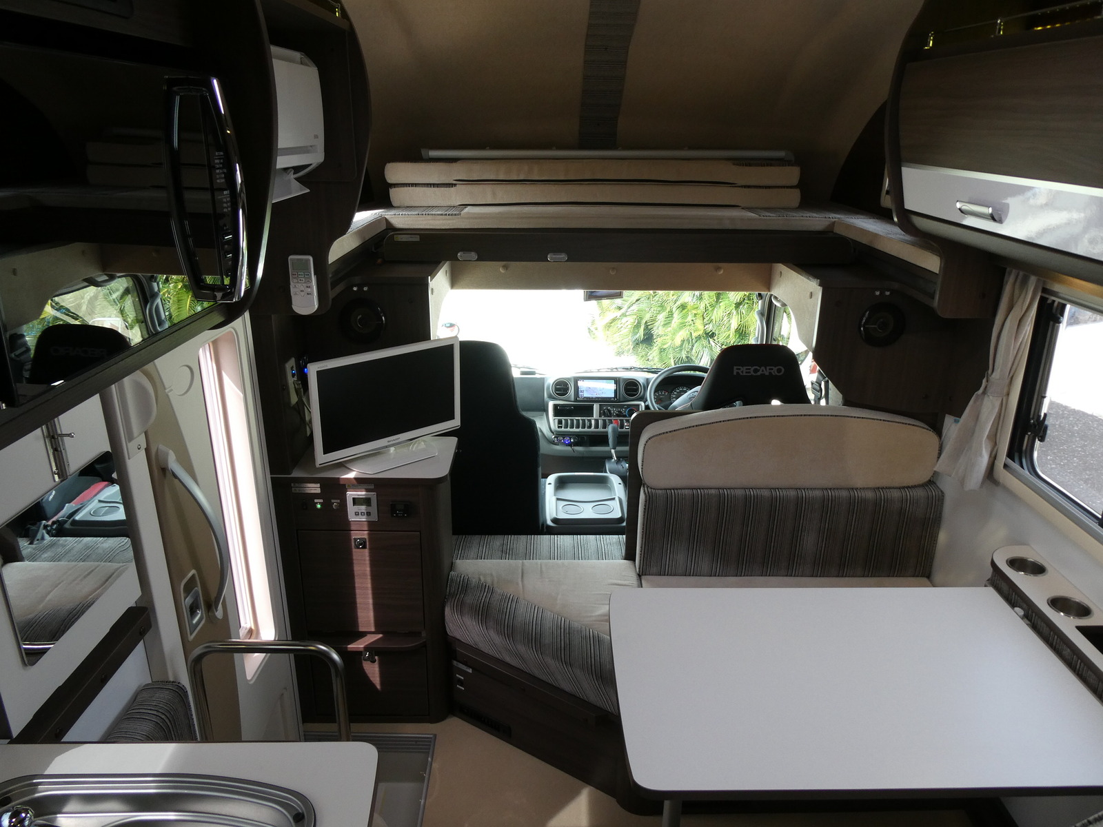 キャンピングカー キャブコン ﾅｯﾂRV　ｸﾚｱ5.3X　ｴﾎﾞﾘｭｰｼｮﾝ　家AC　ﾚｶﾛ