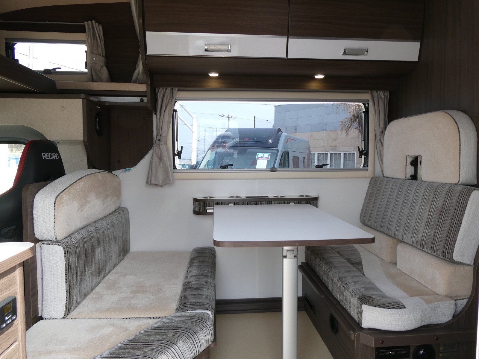 キャンピングカー キャブコン ﾅｯﾂRV　ｸﾚｱ5.3X　ｴﾎﾞﾘｭｰｼｮﾝ　家AC　ﾚｶﾛ