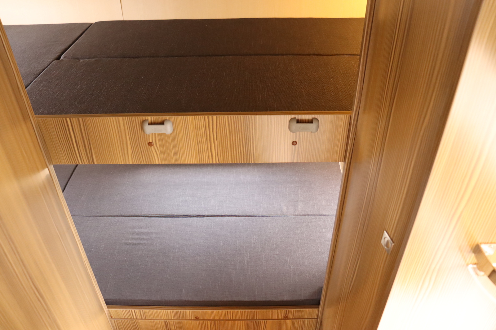 キャンピングカー キャブコン ｶﾑﾛｰﾄﾞ ﾊﾞﾝﾃｯｸｼﾞﾙ520 家庭用ｴｱｺﾝ4WD