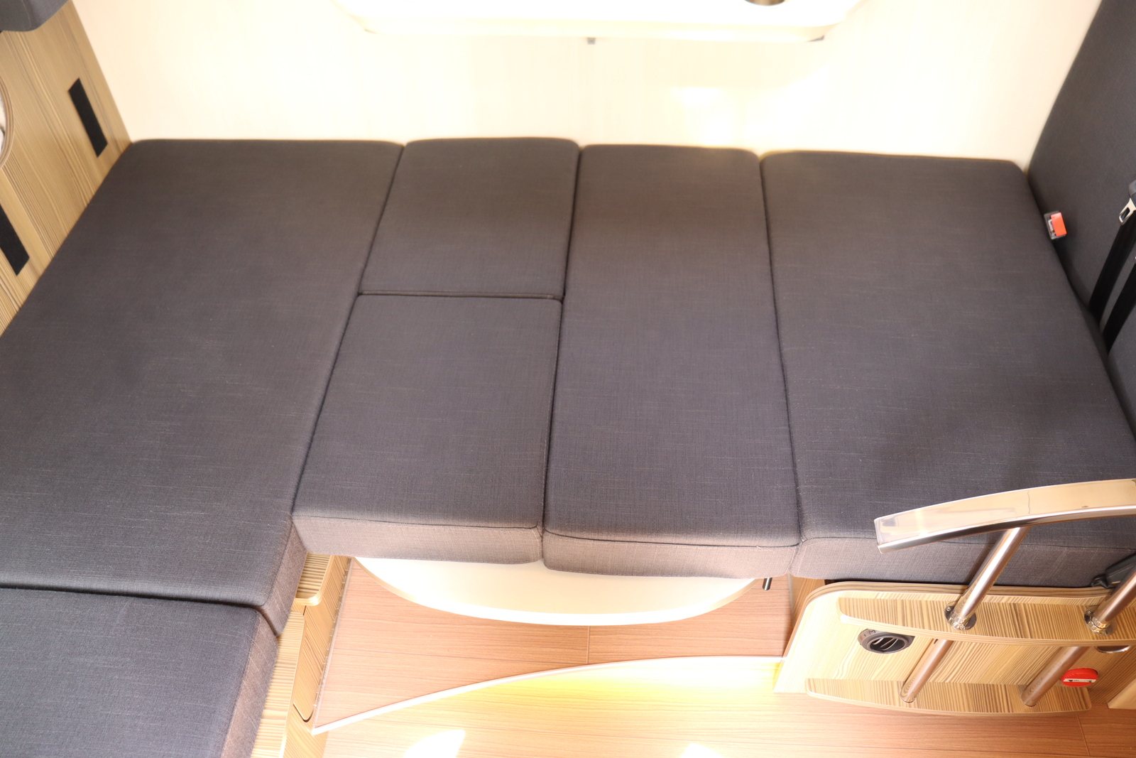 キャンピングカー キャブコン ｶﾑﾛｰﾄﾞ ﾊﾞﾝﾃｯｸｼﾞﾙ520 家庭用ｴｱｺﾝ4WD