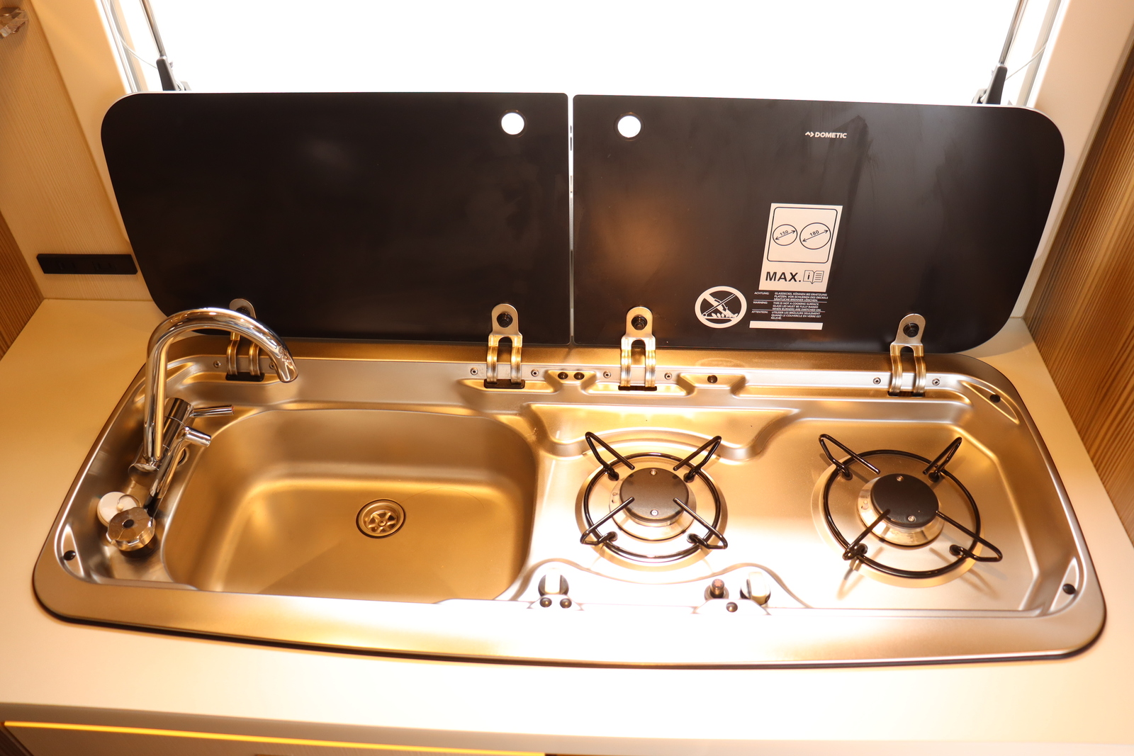 キャンピングカー キャブコン ｶﾑﾛｰﾄﾞ ﾊﾞﾝﾃｯｸｼﾞﾙ520 家庭用ｴｱｺﾝ4WD