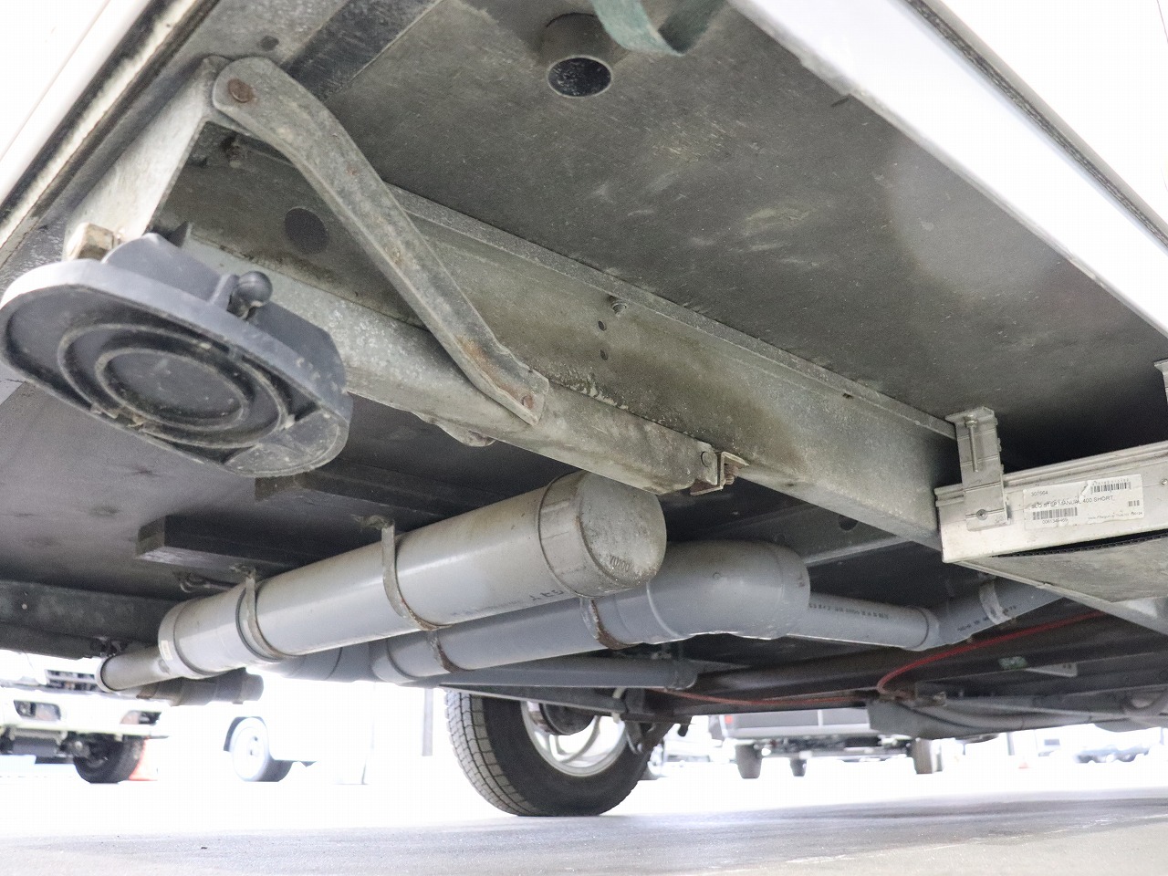 キャンピングカー トレーラー ﾄﾘｶﾞﾉ ｴﾒﾛｰﾄﾞ376　FF　窓用AC　牽引免許不要