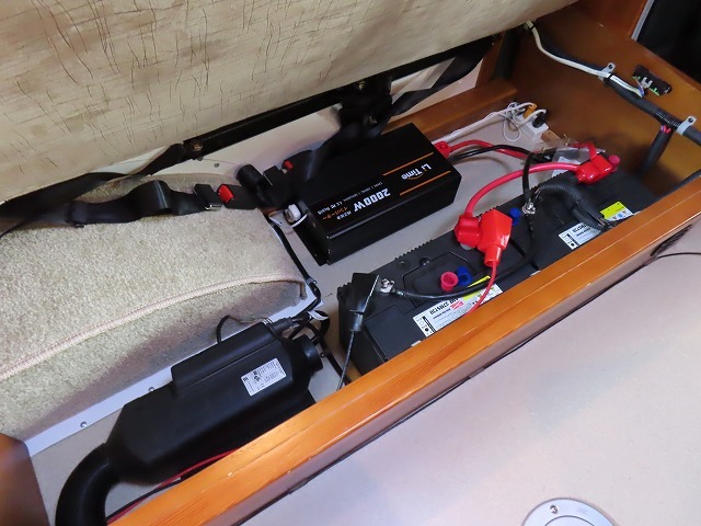 キャンピングカー キャブコン NV200ﾊﾞﾈｯﾄ AtoZ ｱﾙﾌｧ FFﾋｰﾀｰ
