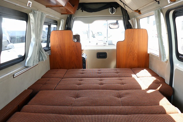 キャンピングカー バンコン ﾊｲｴｰｽ ﾋﾞｰｸﾙ ｸｯﾁｪｯﾀﾌｧﾐｰﾕ 4WD