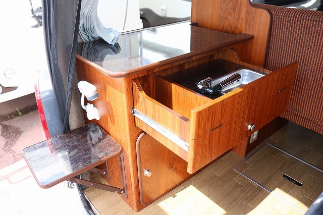 キャンピングカー バンコン ﾊｲｴｰｽ ﾋﾞｰｸﾙ ｸｯﾁｪｯﾀﾌｧﾐｰﾕ 4WD