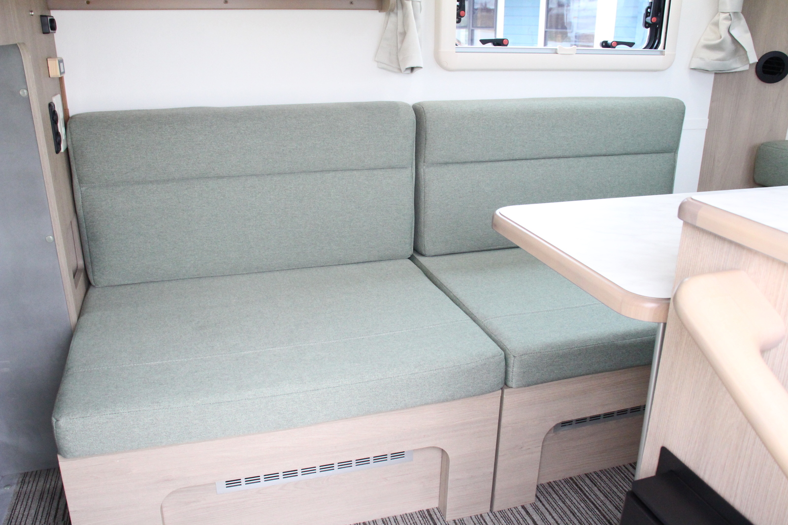 キャンピングカー 軽キャンパー ｽｸﾗﾑ AtoZ ACE-C 4WD