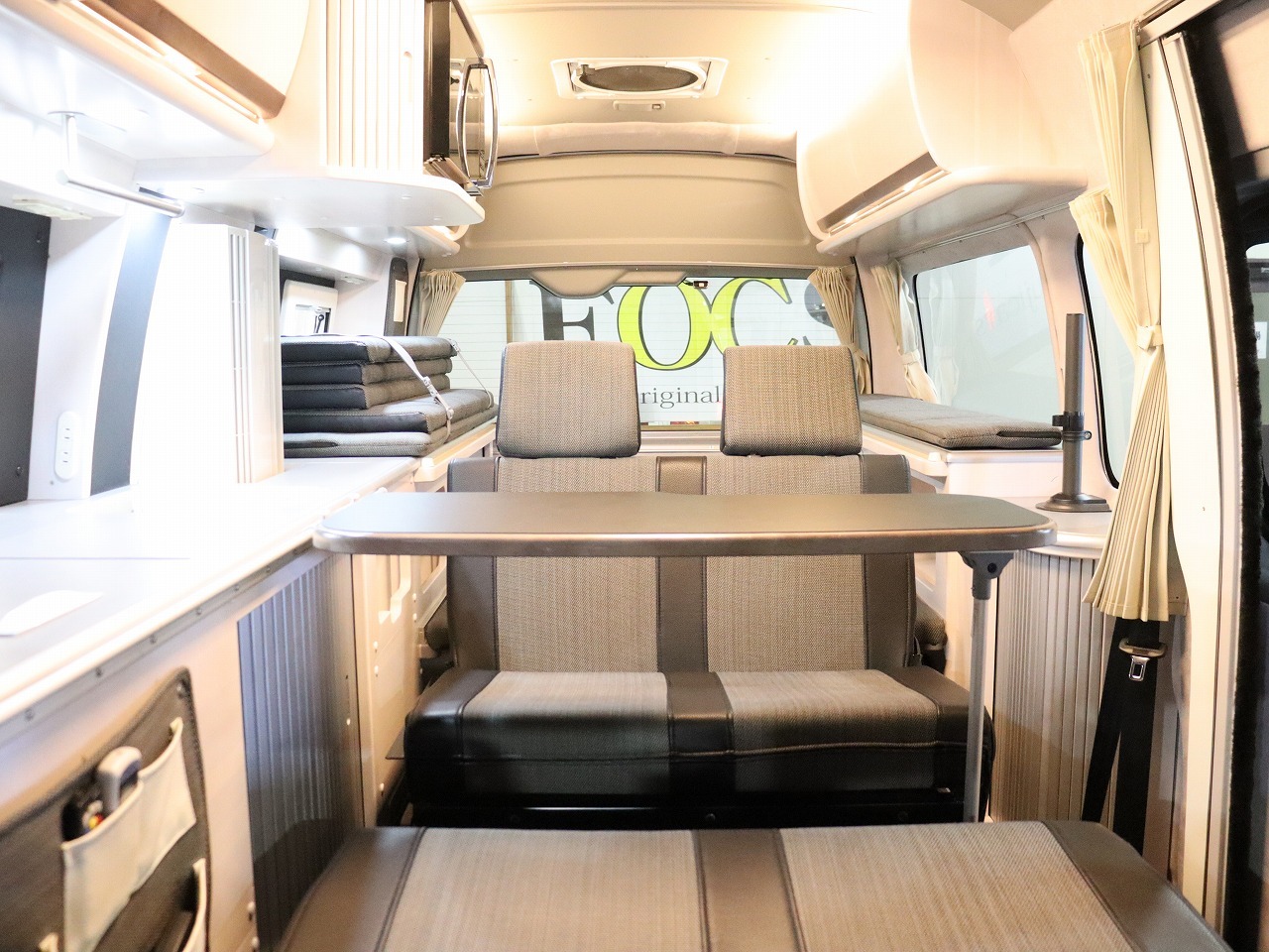 キャンピングカー バンコン ﾊｲｴｰｽ ｺﾝﾊﾟｽﾄﾞﾙｸP-COOL 4WD　FF