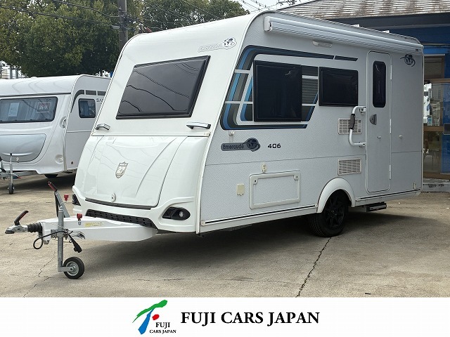 キャンピングカー トレーラー トリガノ エメロード406VP