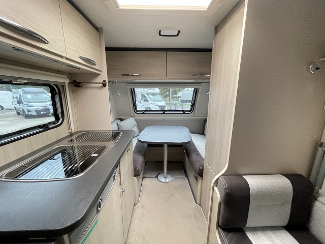 キャンピングカー トレーラー ﾄﾘｶﾞﾉ ｴﾒﾛｰﾄﾞ406VP