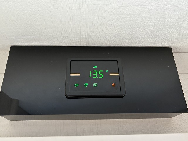 キャンピングカー トレーラー ﾄﾘｶﾞﾉ ｴﾒﾛｰﾄﾞ406VP