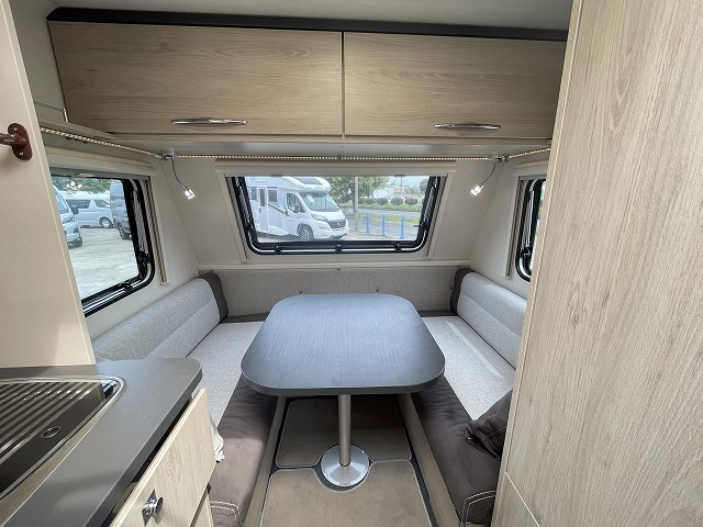 キャンピングカー トレーラー ﾄﾘｶﾞﾉ ｴﾒﾛｰﾄﾞ406VP