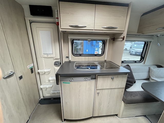 キャンピングカー トレーラー ﾄﾘｶﾞﾉ ｴﾒﾛｰﾄﾞ406VP