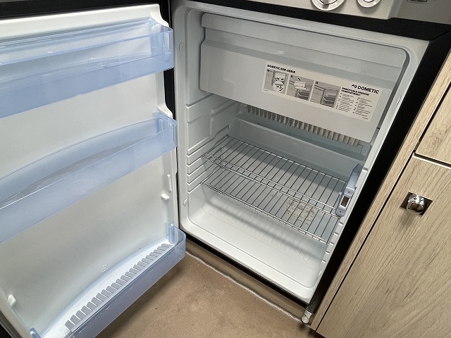 キャンピングカー トレーラー ﾄﾘｶﾞﾉ ｴﾒﾛｰﾄﾞ406VP