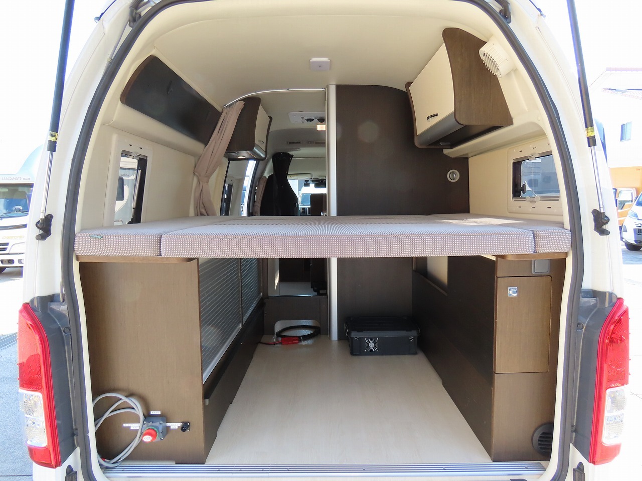 キャンピングカー バンコン ﾊｲｴｰｽ ﾄｲﾌｧｸﾄﾘｰ ｺﾙﾄﾞﾊﾞｸﾙｰｽﾞ