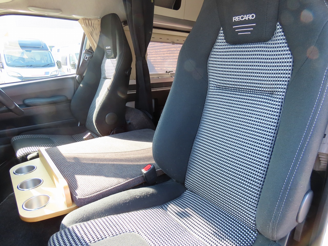 キャンピングカー バンコン ﾊｲｴｰｽ ﾄｲﾌｧｸﾄﾘｰ ｺﾙﾄﾞﾊﾞｸﾙｰｽﾞ