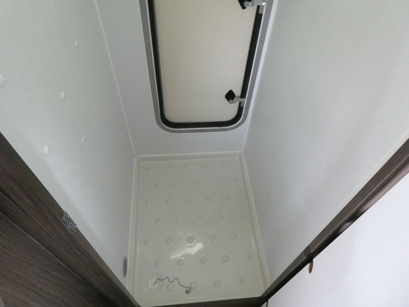 キャンピングカー キャブコン ﾅｯﾂRV　ｸﾚｱ　5.3X　ｴﾎﾞﾘｭｰｼｮﾝ　家AC　FF