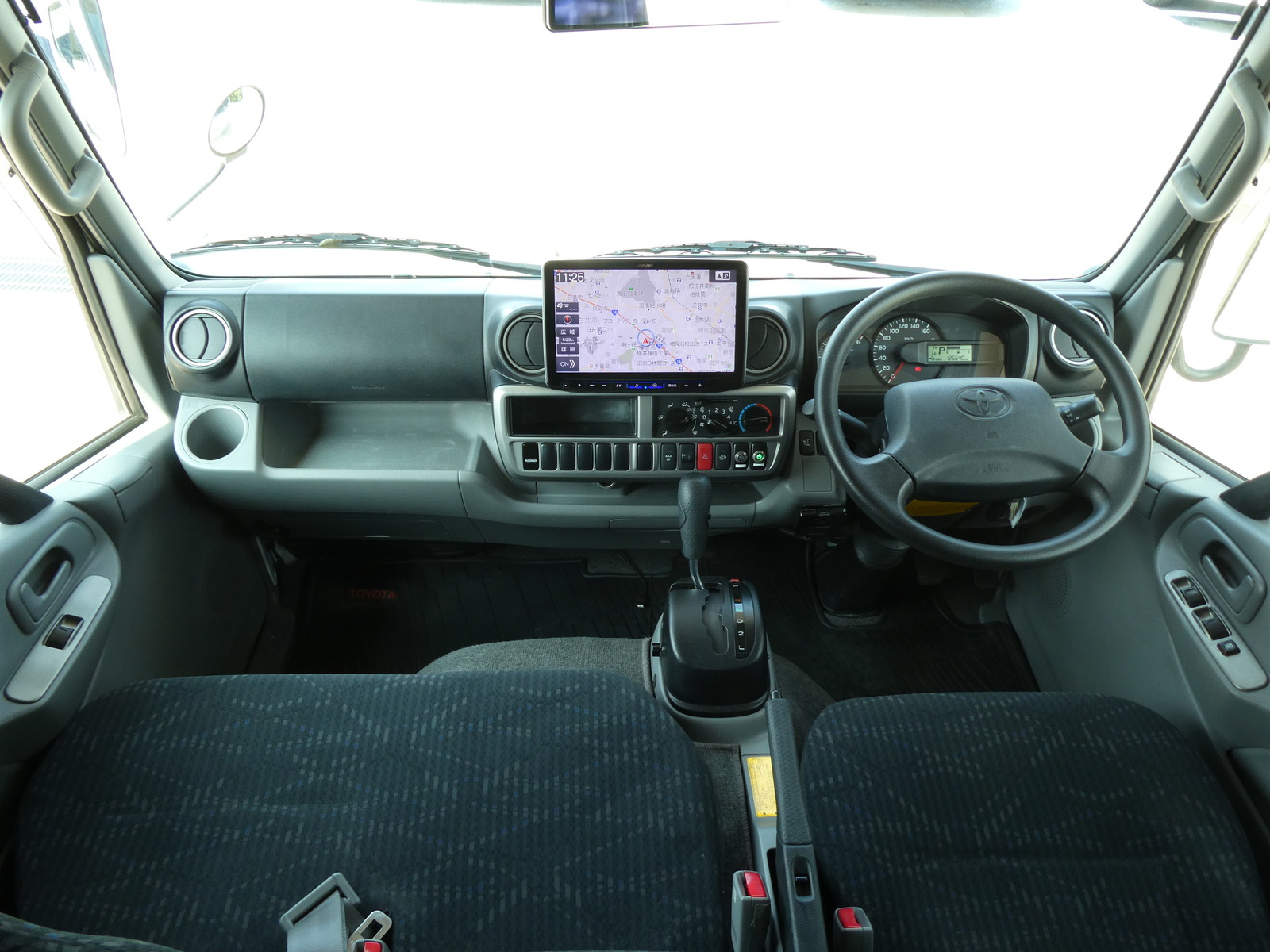 キャンピングカー キャブコン ﾅｯﾂRV　ｸﾚｱ　5.3X　ｴﾎﾞﾘｭｰｼｮﾝ　家AC　FF