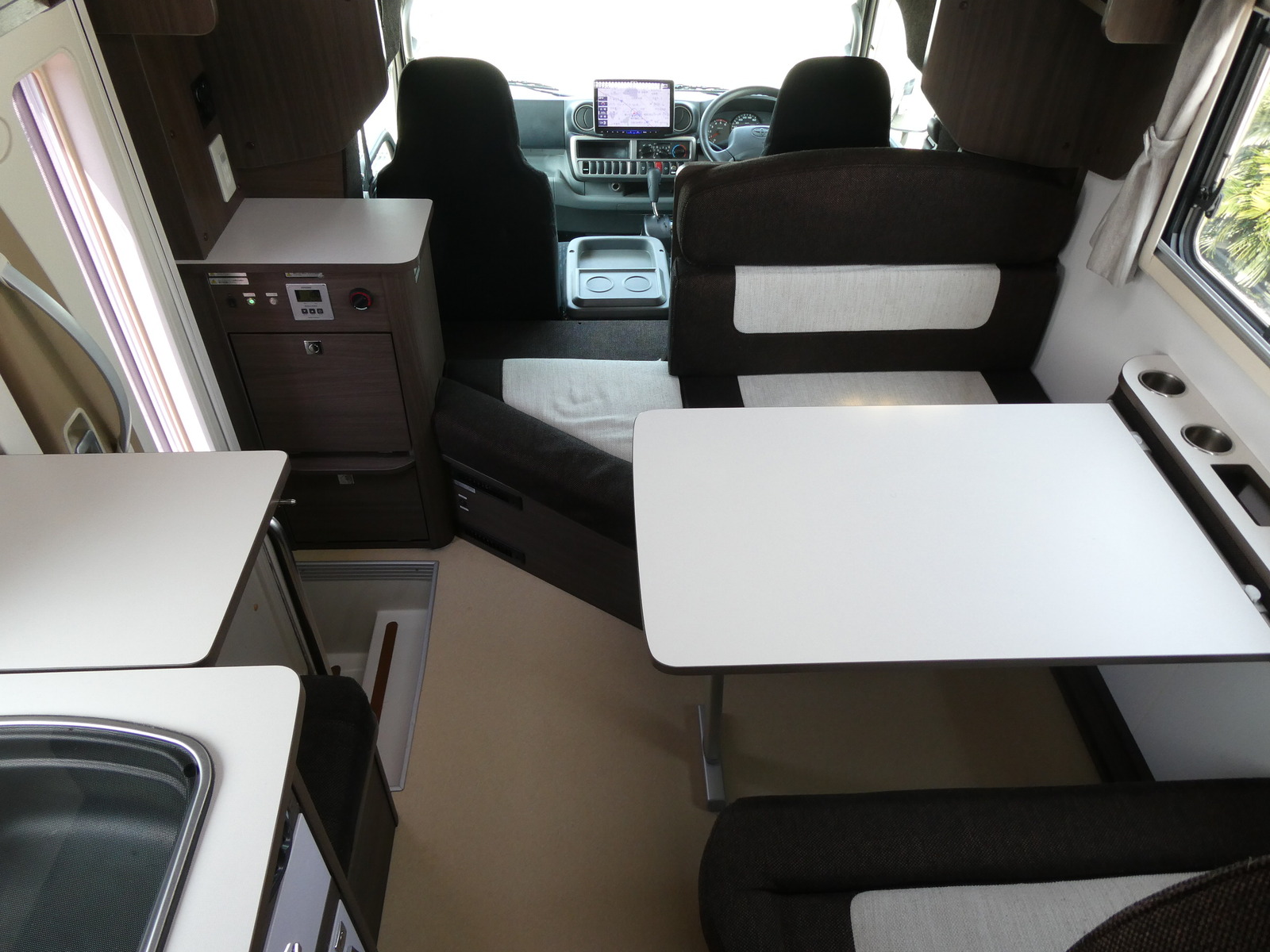 キャンピングカー キャブコン ﾅｯﾂRV　ｸﾚｱ　5.3X　ｴﾎﾞﾘｭｰｼｮﾝ　家AC　FF