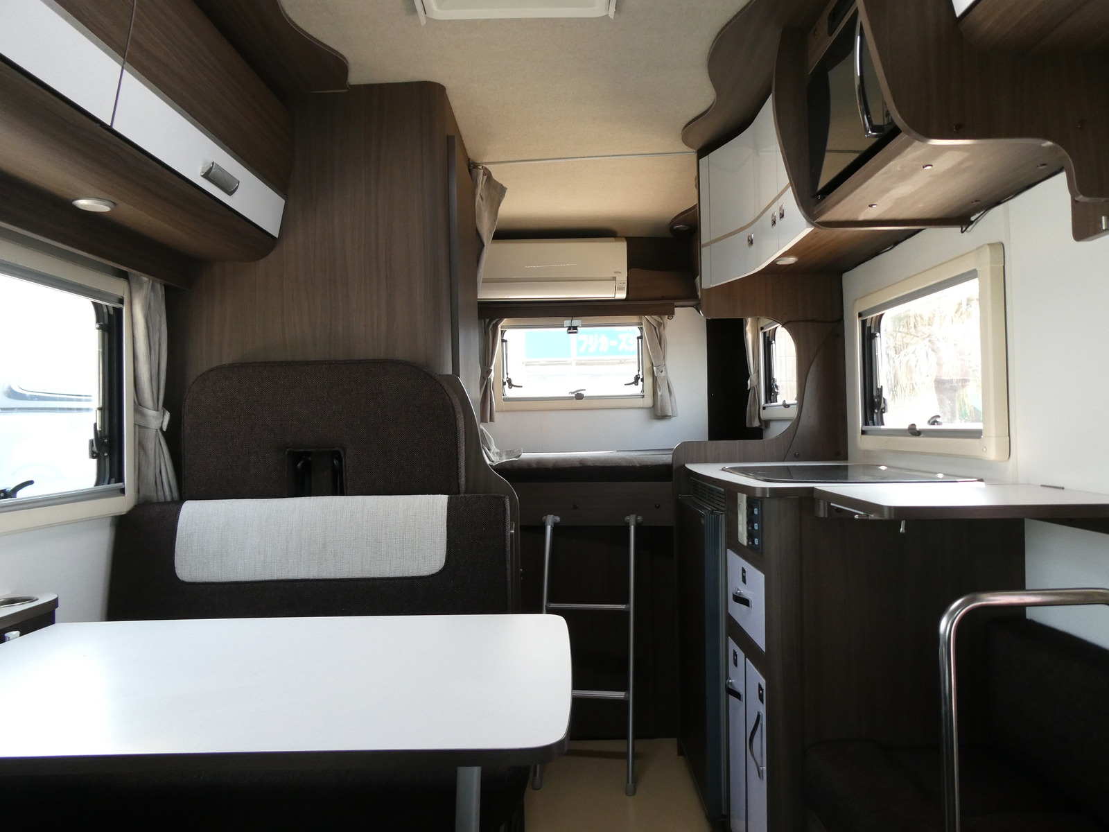 キャンピングカー キャブコン ﾅｯﾂRV　ｸﾚｱ　5.3X　ｴﾎﾞﾘｭｰｼｮﾝ　家AC　FF