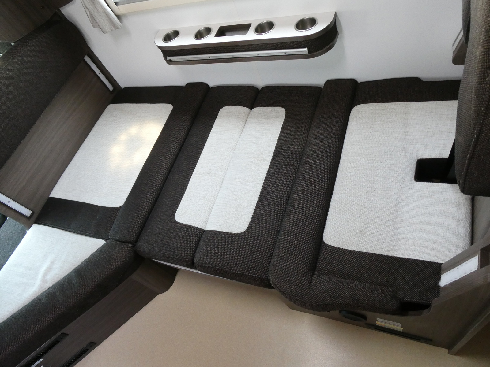 キャンピングカー キャブコン ﾅｯﾂRV　ｸﾚｱ　5.3X　ｴﾎﾞﾘｭｰｼｮﾝ　家AC　FF