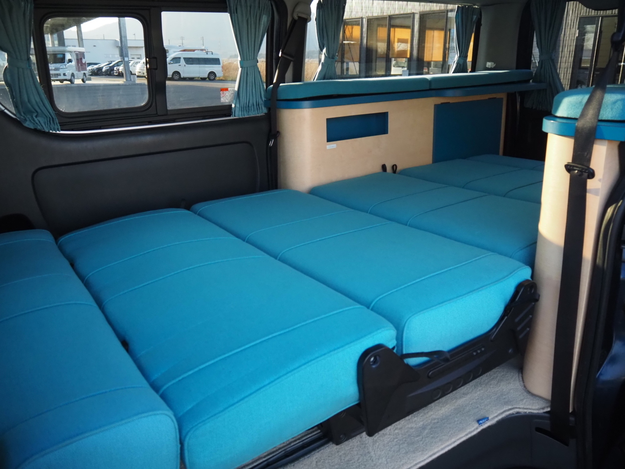 キャンピングカー バンコン ﾊｲｴｰｽ ｱﾙﾌﾚｯｸｽ ｼｰｽﾞﾈｸｽ　FFﾋｰﾀｰ