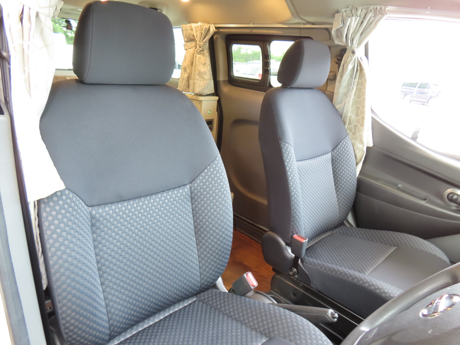 キャンピングカー バンコン NV200ﾊﾞﾈｯﾄ 東和 ﾂｪﾙﾄ