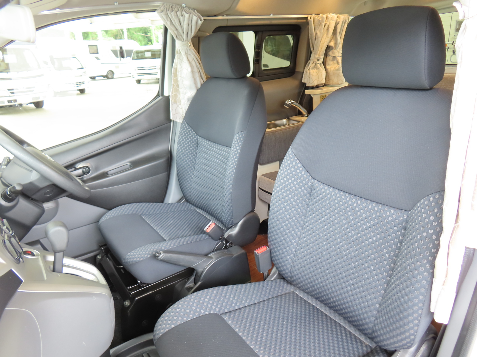 キャンピングカー バンコン NV200ﾊﾞﾈｯﾄ 東和 ﾂｪﾙﾄ