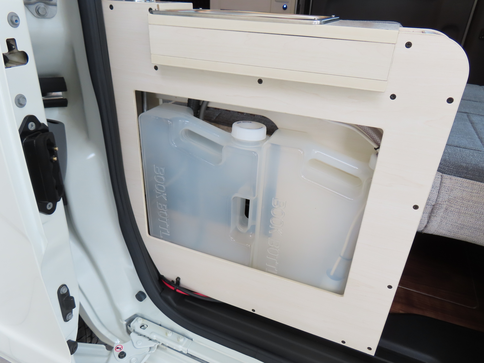 キャンピングカー バンコン NV200ﾊﾞﾈｯﾄ 東和 ﾂｪﾙﾄ