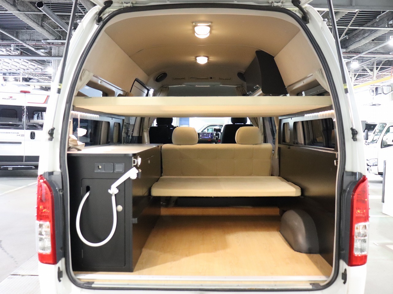 キャンピングカー バンコン ﾊｲｴｰｽ ﾄｲﾌｧｸﾄﾘｰ ﾄｲｽﾞﾎﾞｯｸｽ4WD　FF