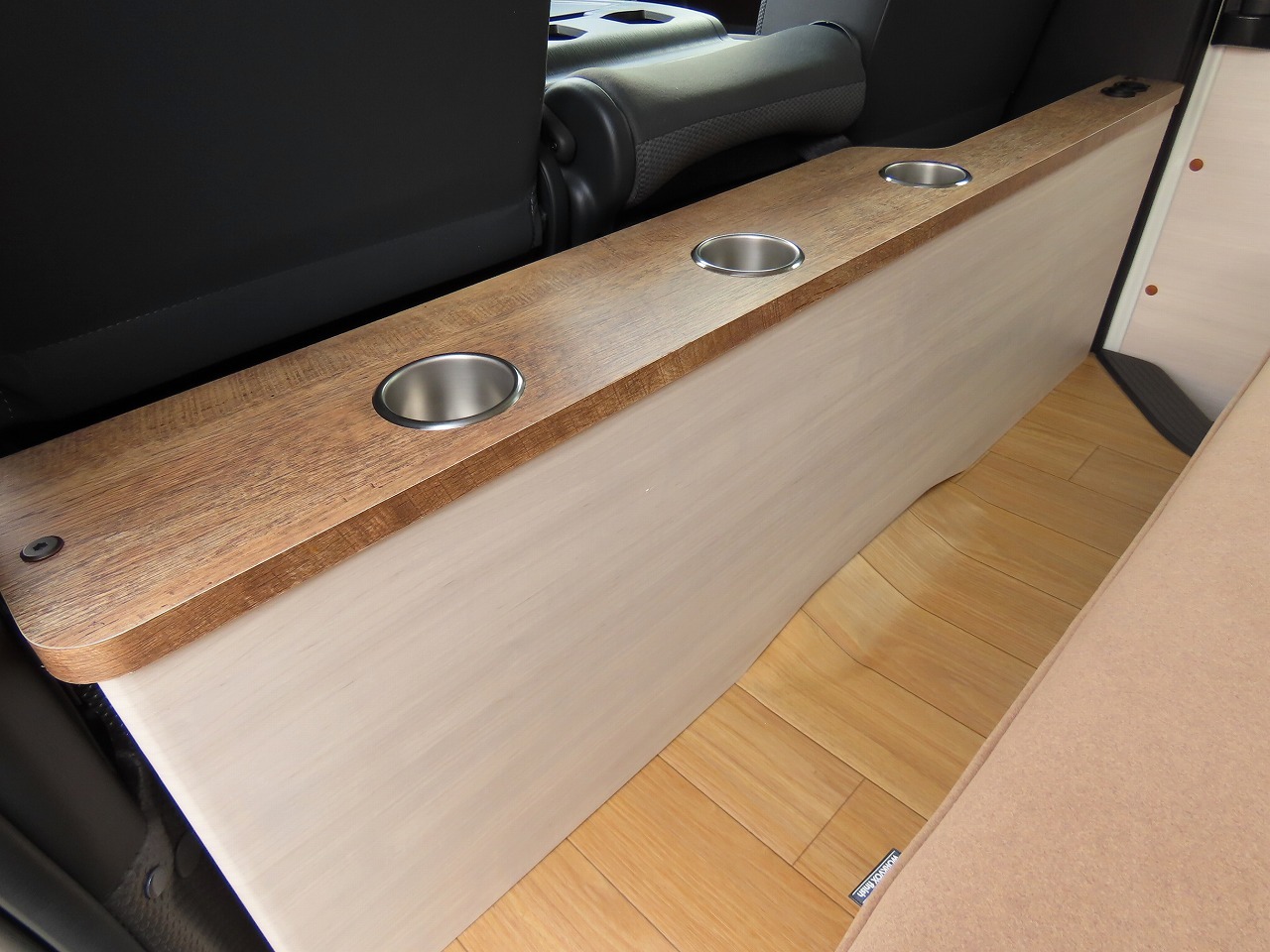 キャンピングカー バンコン ﾊｲｴｰｽ ｷｬﾙｽﾞﾓｰﾀｰ ｶﾘｶ ﾘﾄﾘｰﾄ