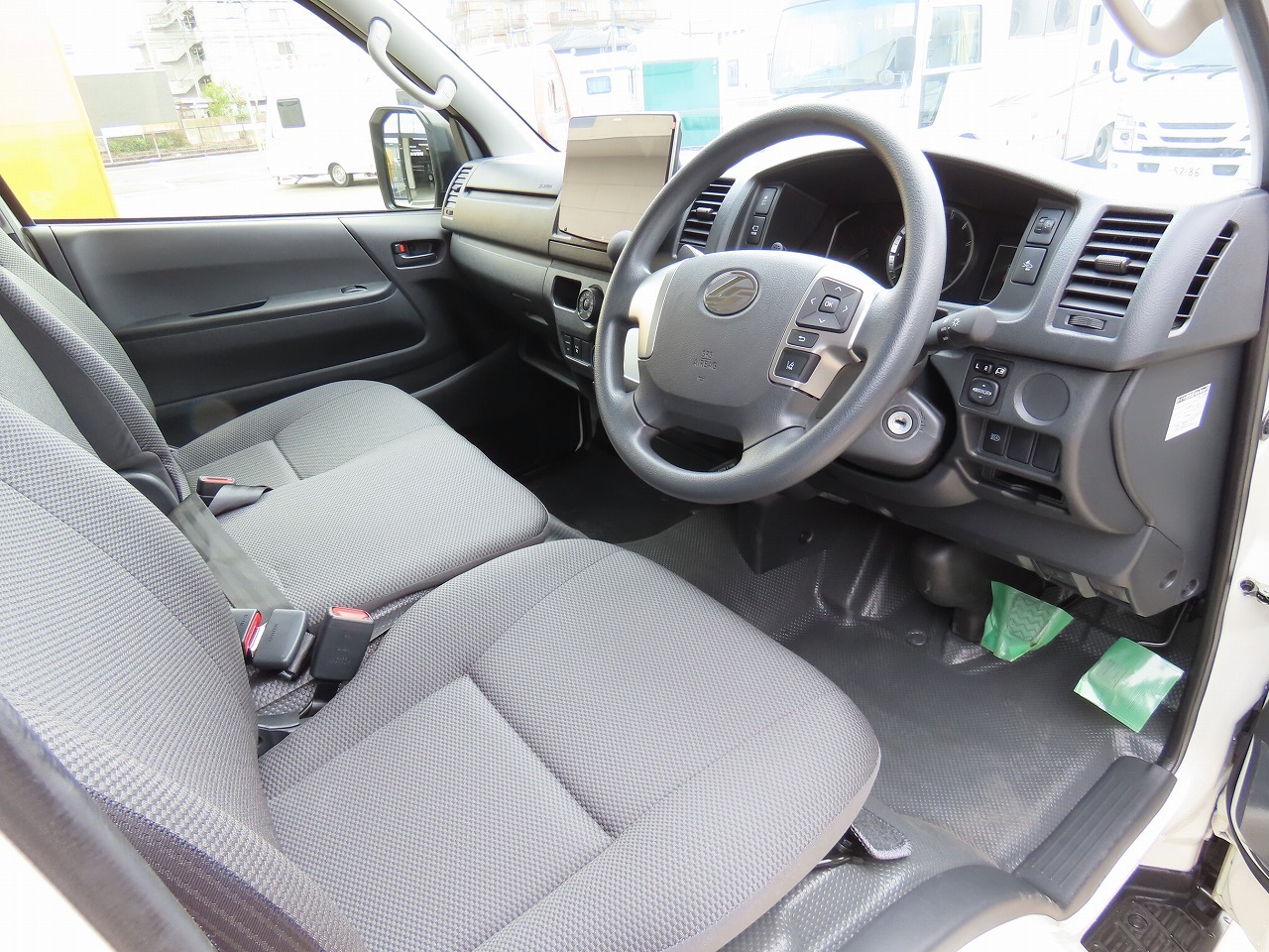 キャンピングカー バンコン ﾊｲｴｰｽ ｷｬﾙｽﾞﾓｰﾀｰ ｶﾘｶ ﾘﾄﾘｰﾄ