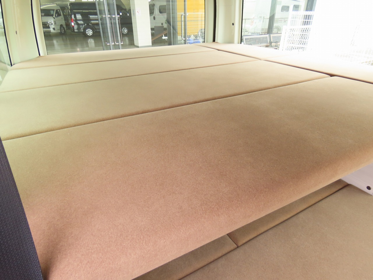 キャンピングカー バンコン ﾊｲｴｰｽ ｷｬﾙｽﾞﾓｰﾀｰ ｶﾘｶ ﾘﾄﾘｰﾄ