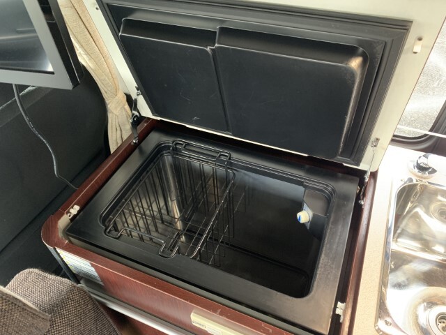 キャンピングカー バンコン ﾅｯﾂRV ﾗﾃﾞｨｯｼｭ FF暖房 1500ｲﾝﾊﾞｰﾀｰ