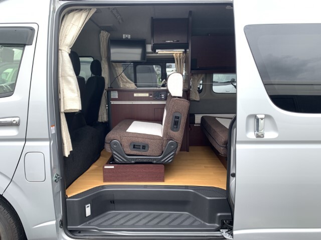 キャンピングカー バンコン ﾅｯﾂRV ﾗﾃﾞｨｯｼｭ FF暖房 1500ｲﾝﾊﾞｰﾀｰ