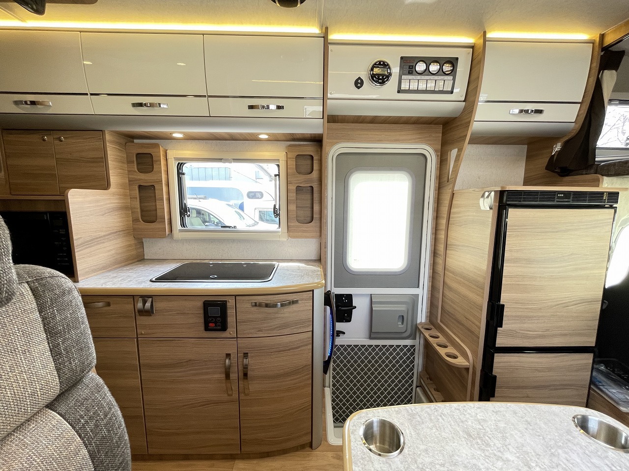 キャンピングカー キャブコン ｶﾑﾛｰﾄﾞ ﾀﾞｲﾚｸﾄｶｰｽﾞﾄﾘｯﾌﾟⅡ 4WD