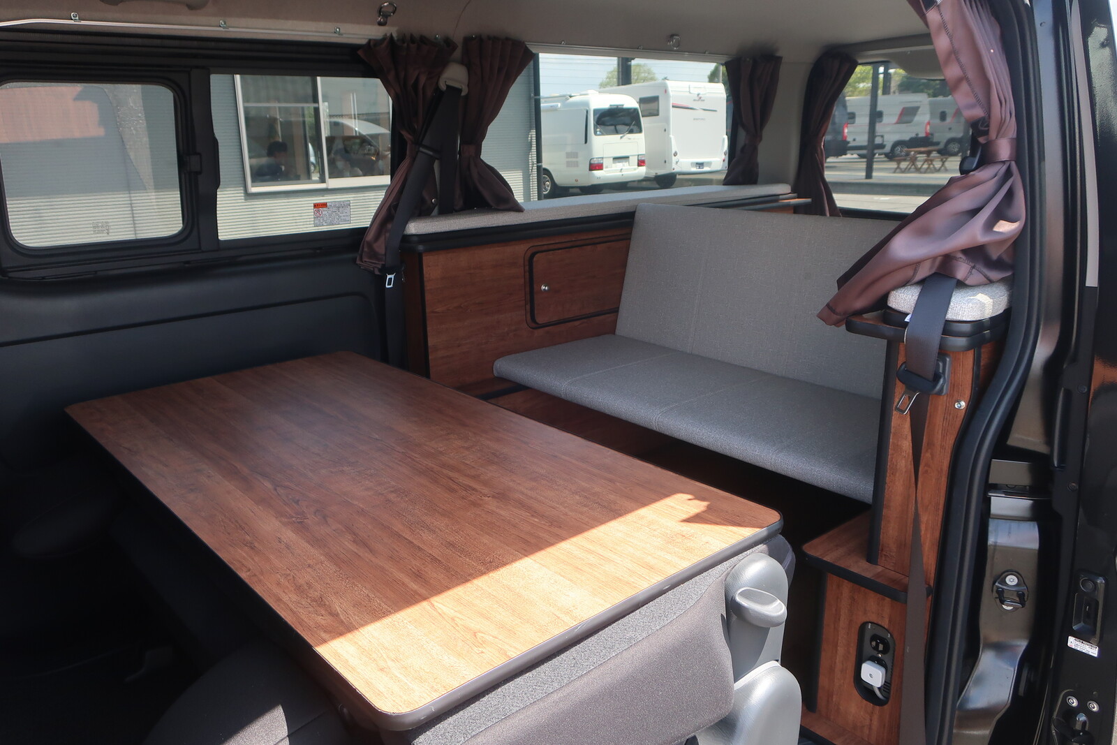 キャンピングカー バンコン ﾊｲｴｰｽ FOCS ｴｽﾊﾟｼｵes