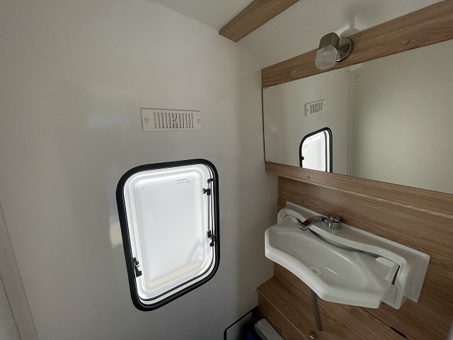 キャンピングカー トレーラー ｲﾝﾃﾞｨｱﾅRV　ﾆﾜﾄﾞｰ300L