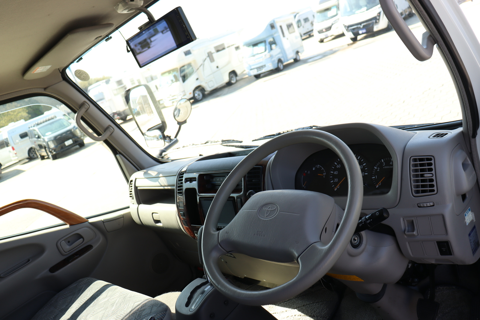 キャンピングカー キャブコン ｶﾑﾛｰﾄﾞ ﾅｯﾂRV製ﾐﾗｰｼﾞｭ 家庭用ｴｱｺﾝ 軽油