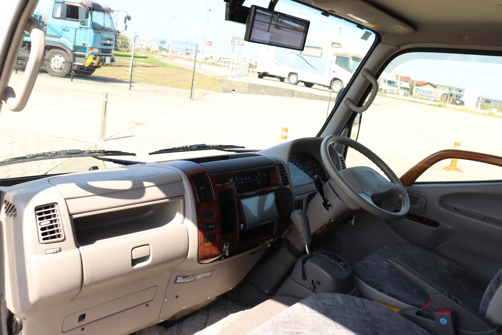 キャンピングカー キャブコン ｶﾑﾛｰﾄﾞ ﾅｯﾂRV製ﾐﾗｰｼﾞｭ 家庭用ｴｱｺﾝ 軽油