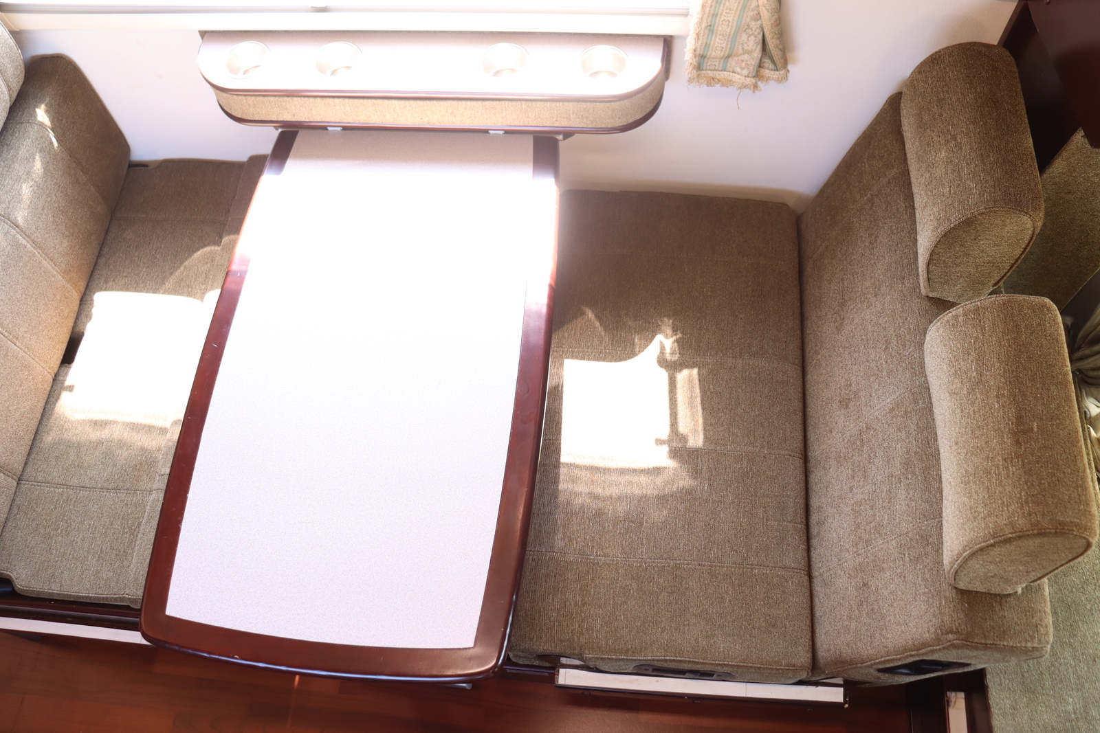 キャンピングカー キャブコン ｶﾑﾛｰﾄﾞ ﾅｯﾂRV製ﾐﾗｰｼﾞｭ 家庭用ｴｱｺﾝ 軽油