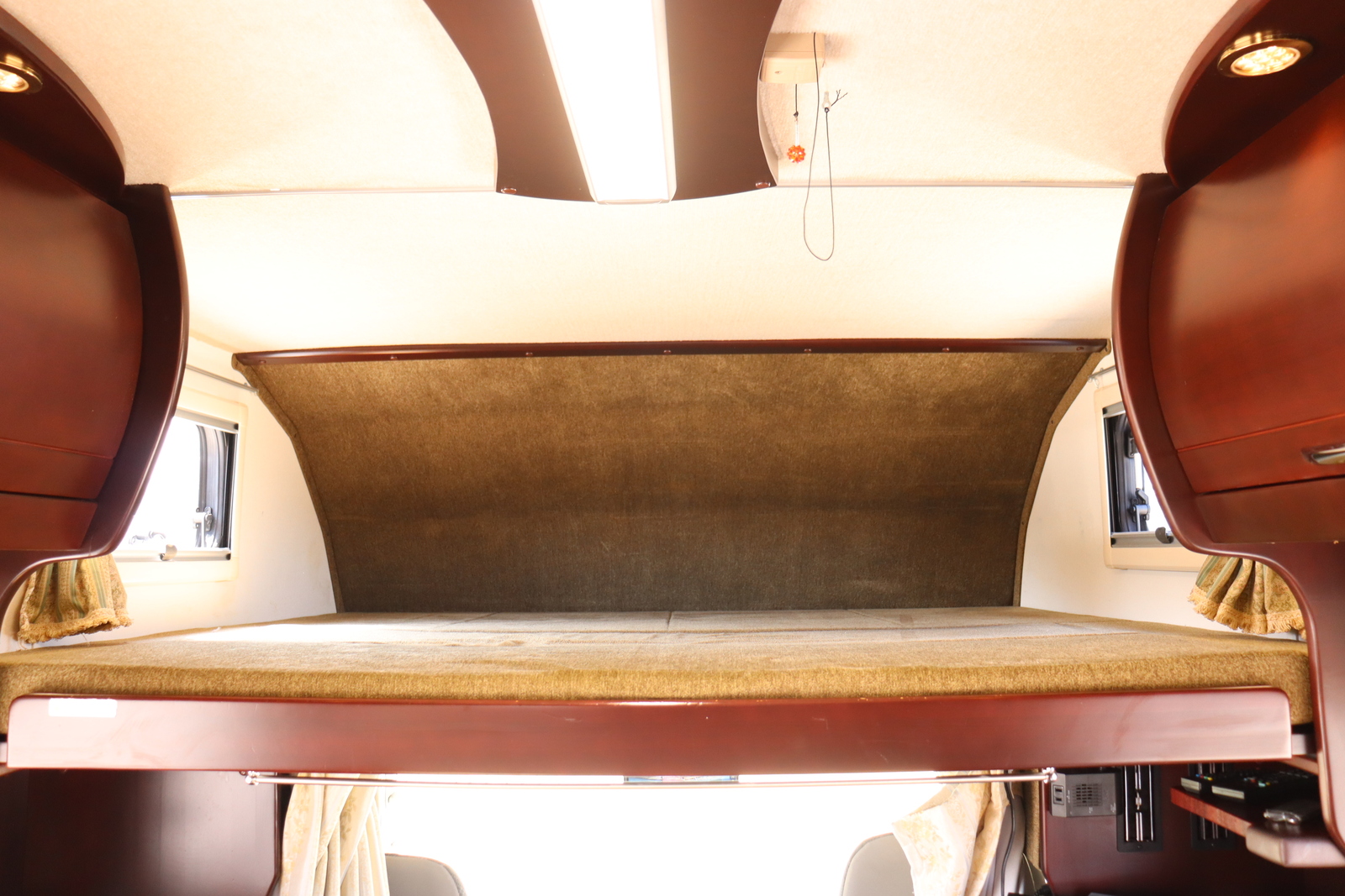 キャンピングカー キャブコン ｶﾑﾛｰﾄﾞ ﾅｯﾂRV製ﾐﾗｰｼﾞｭ 家庭用ｴｱｺﾝ 軽油