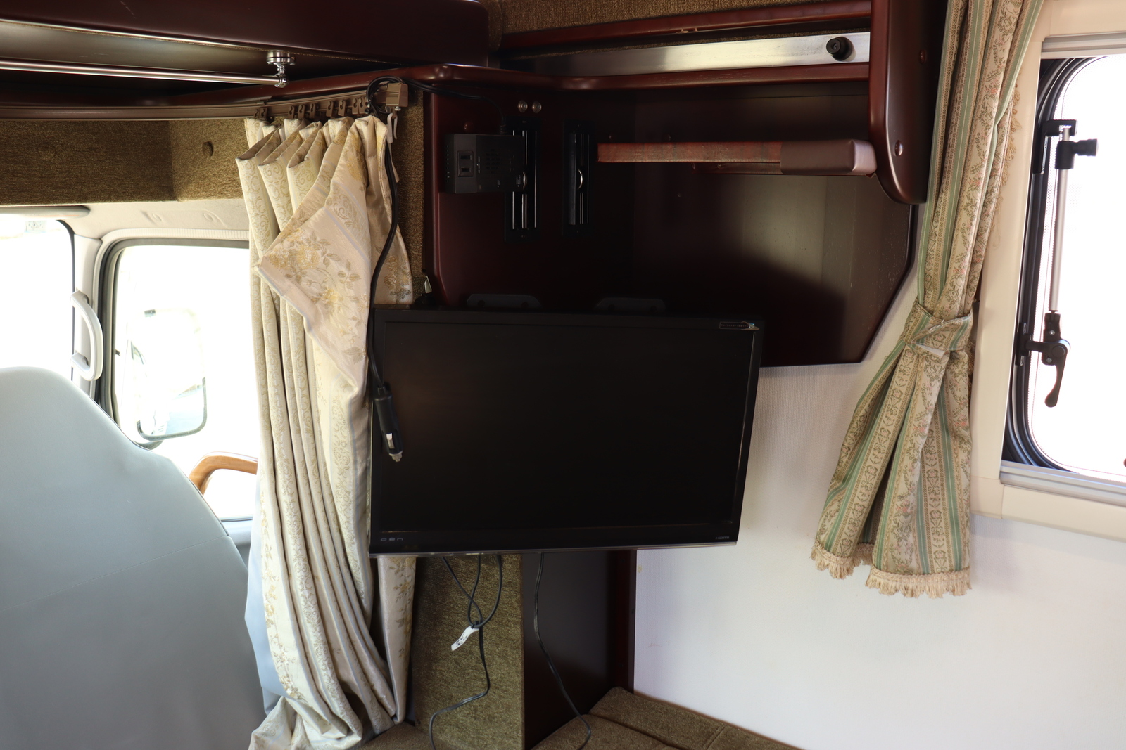 キャンピングカー キャブコン ｶﾑﾛｰﾄﾞ ﾅｯﾂRV製ﾐﾗｰｼﾞｭ 家庭用ｴｱｺﾝ 軽油