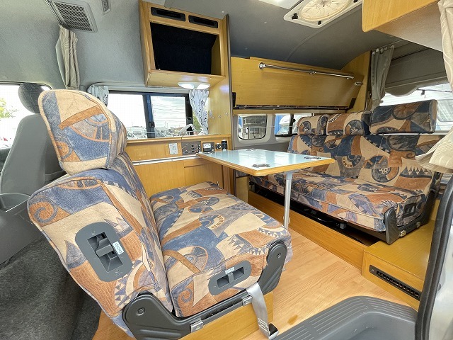 キャンピングカー バンコン ﾚｼﾞｱｽｴｰｽ ﾅｯﾂRV ﾗﾃﾞｨｯｼｭ