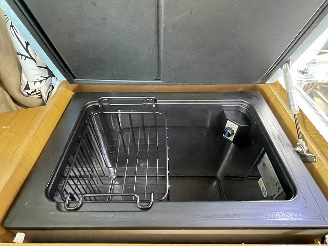 キャンピングカー バンコン ﾚｼﾞｱｽｴｰｽ ﾅｯﾂRV ﾗﾃﾞｨｯｼｭ