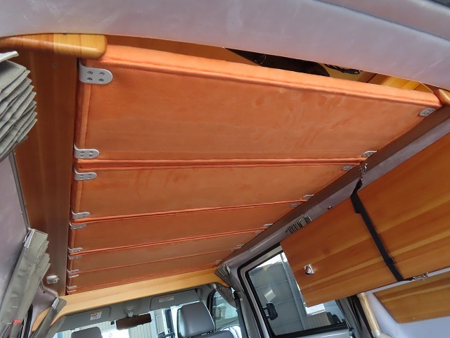 キャンピングカー バンコン ﾀｳﾝｴｰｽ ﾀｺｽ ﾊﾅ　出窓　ﾏｯｸｽﾌｧﾝ