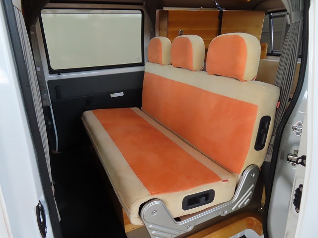 キャンピングカー バンコン ﾀｳﾝｴｰｽ ﾀｺｽ ﾊﾅ　出窓　ﾏｯｸｽﾌｧﾝ