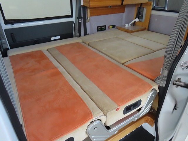 キャンピングカー バンコン ﾀｳﾝｴｰｽ ﾀｺｽ ﾊﾅ　出窓　ﾏｯｸｽﾌｧﾝ