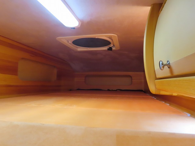 キャンピングカー バンコン ﾀｳﾝｴｰｽ ﾀｺｽ ﾊﾅ　出窓　ﾏｯｸｽﾌｧﾝ